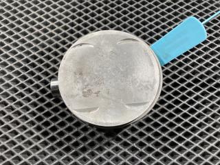 поршень Mercedes-Benz M-Класс W164 [рестайлинг] 2010, 5.5 л., M 273.963, бензин, АКПП, внедорожник 5 дв., A2730302117, A2730301517