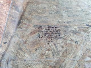 стекло кузовное боковое правое Chrysler Pacifica 1 поколение 2003, DW01526RGNR5RV