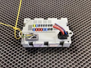 блок предохранителей Jaguar F-Pace 1 поколение 2016, 2.0 л., бензин, АКПП, внедорожник 5 дв., CPLA14Q073AA, C2D23644, LR041091