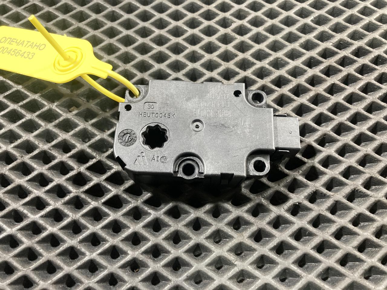 моторчик заслонки печки Audi A7 4K 2019, 3.0 л., бензин, АКПП, хетчбэк 5 дв., ET416003, ZBAT0084D03 - фото №1