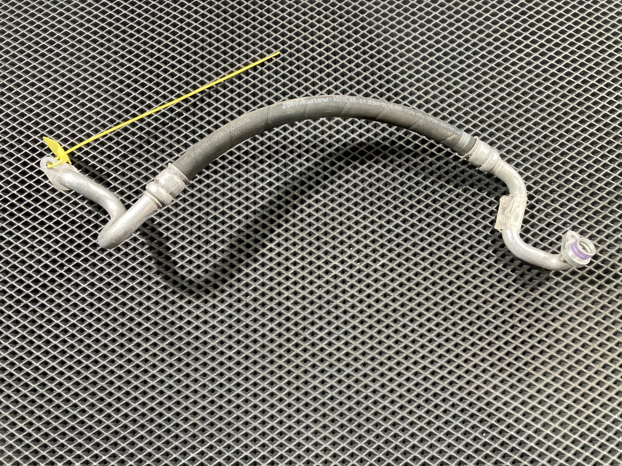 трубка кондиционера Jaguar XE 1 поколение X760 2016, 3.0 л., бензин, АКПП, седан, GX7319N602CC, T2H15504, LR091474, T2H6665 - фото №1