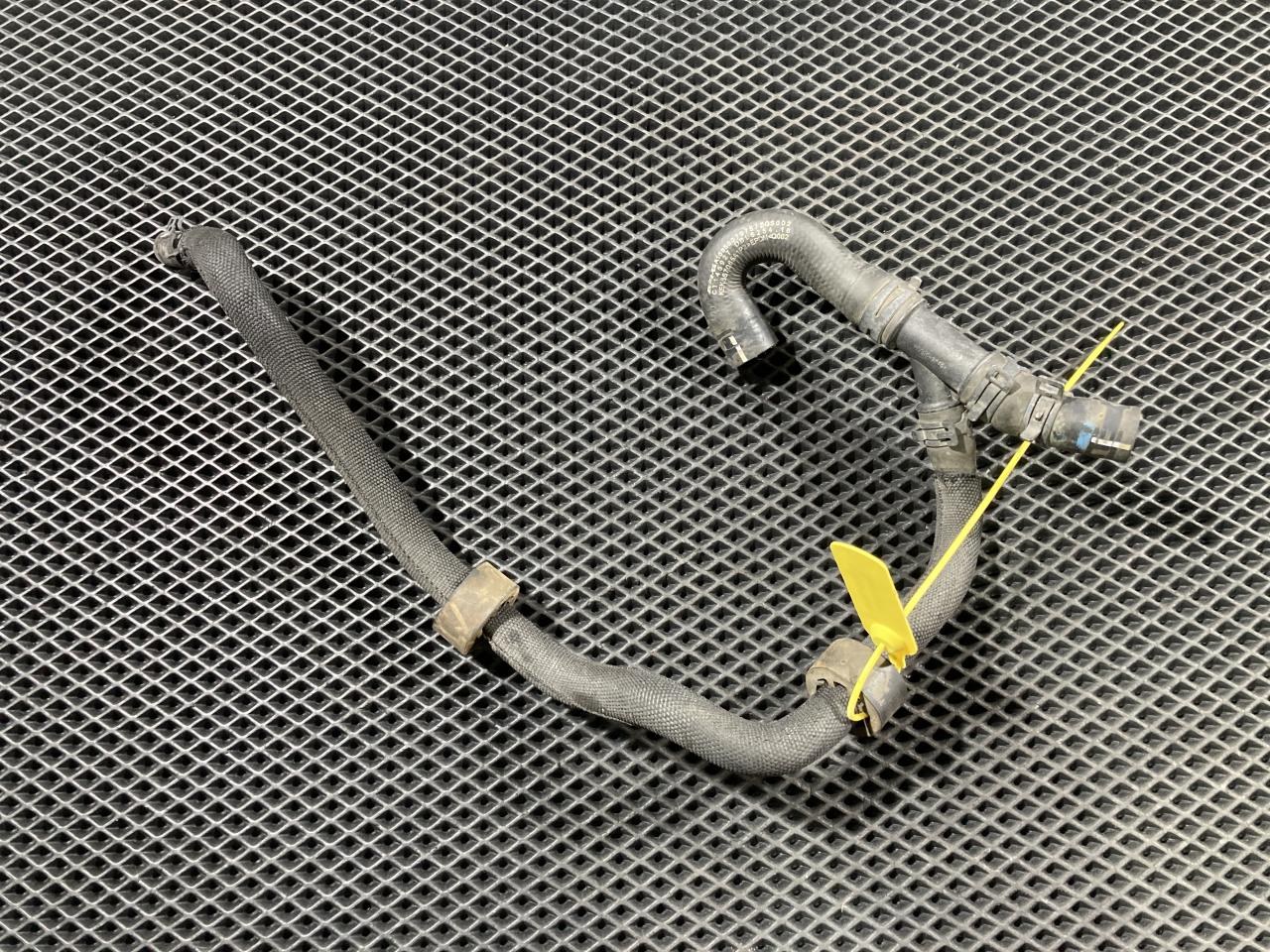 патрубок (трубопровод, шланг) Mercedes-Benz GL-Класс X166 2015, 4.7 л., M 278.928, бензин, АКПП, внедорожник 5 дв., A1665007975 - фото №1