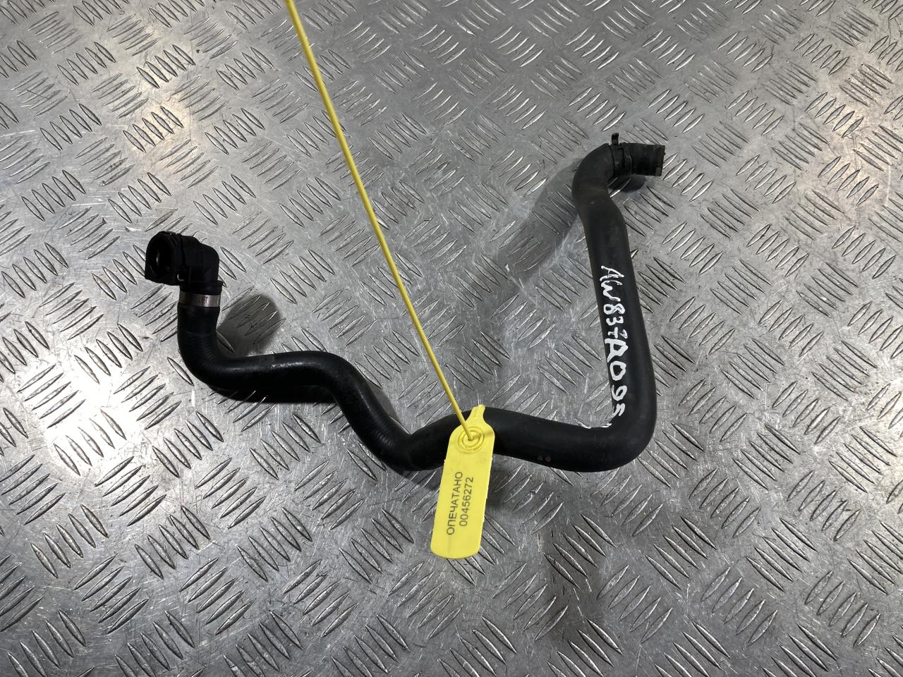 патрубок (трубопровод, шланг) Land Rover Range Rover 4 поколение 2016, 5.0 л., бензин, АКПП, черный, внедорожник 5 дв., AW837A095AA - фото №1