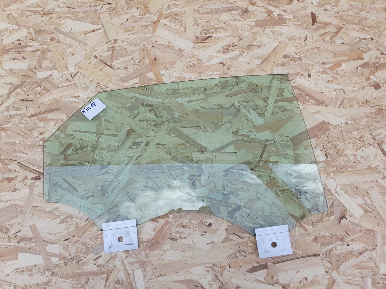 стекло двери задней правой Jaguar XJ 4 поколение 2015, 5.0 л., 508PN, бензин, АКПП, черный, седан - фото №1