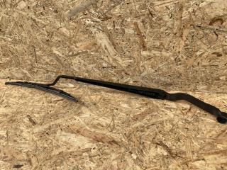 щеткодержатель (поводок стеклоочистителя, дворник) Maserati Quattroporte 5 поколение 2005, 4.2 л., бензин, АКПП, черный, седан, 68468200