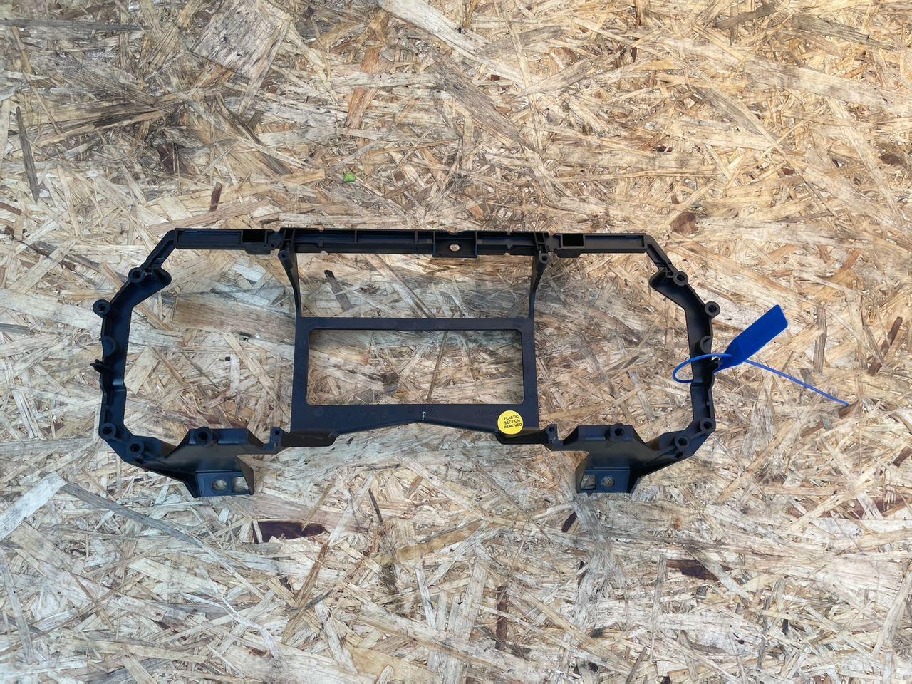 рамка под магнитолу Jaguar XF X250 2010, 5.0 л., 508PS, бензин, АКПП, седан, 8X23-F04320A21 - фото №1