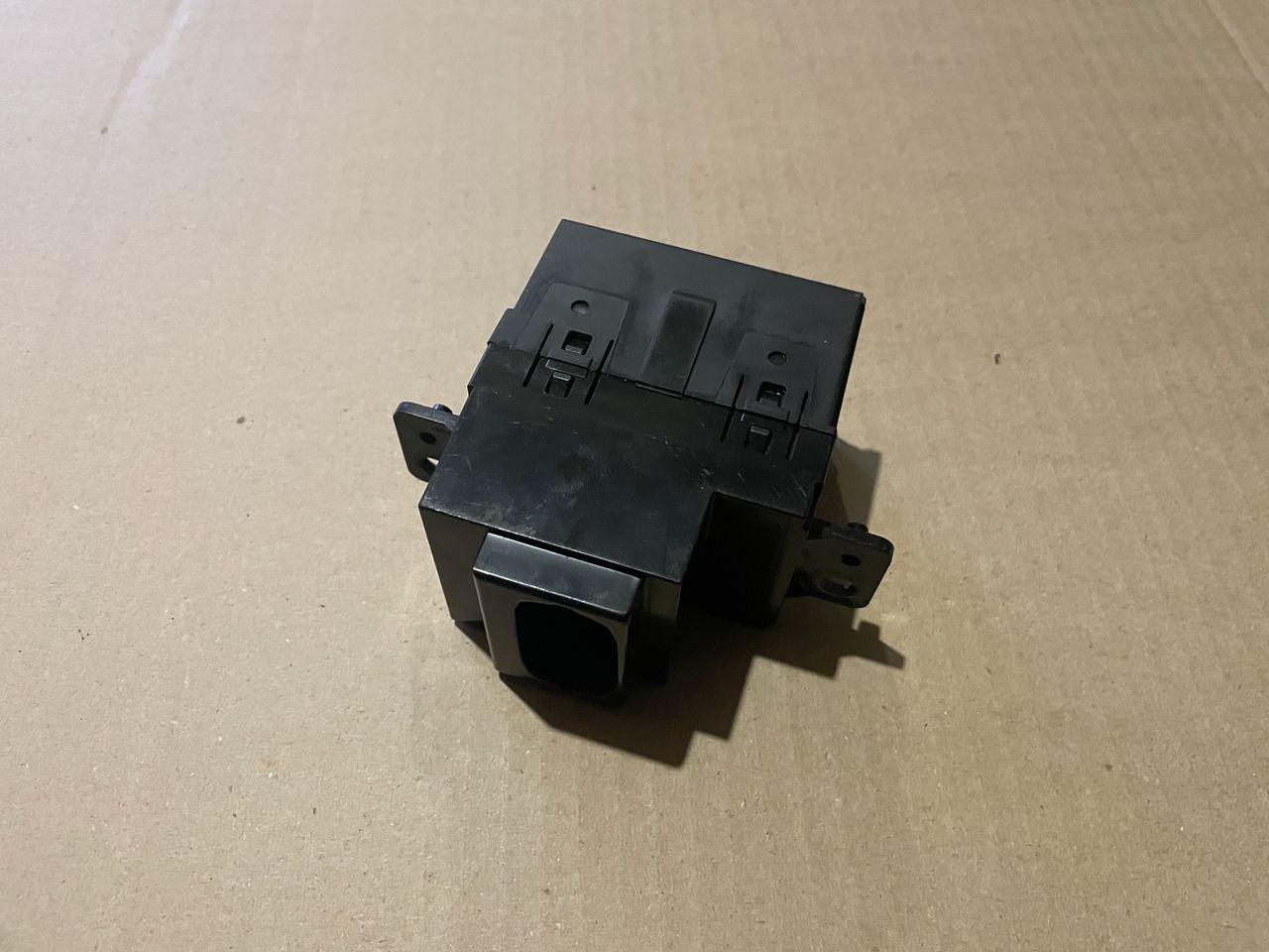 Иммобилайзер Jaguar XF X250 2010, 5.0 л., 508PS, бензин, АКПП, седан, C2P20114, C2P12281, C2P15039, C2P15339, C2P17799, C2P5175, 6W83-11572-AK - фото №1