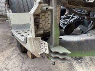 кронштейн подножки кабины правый DAF CF-series 1 поколение 2014, 10.8 л., MX-11, дизель, АКПП, белый, правый руль, 1948152
