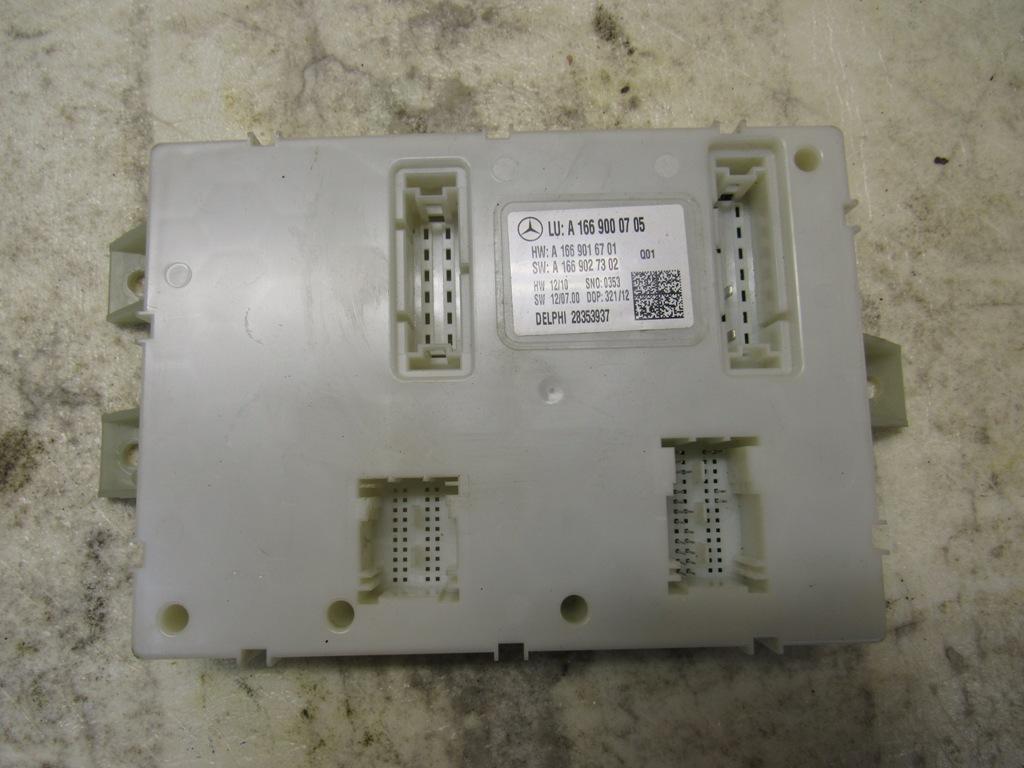 блок предохранителей Mercedes-Benz M-Класс W166 2015, 1669000705 - фото №1