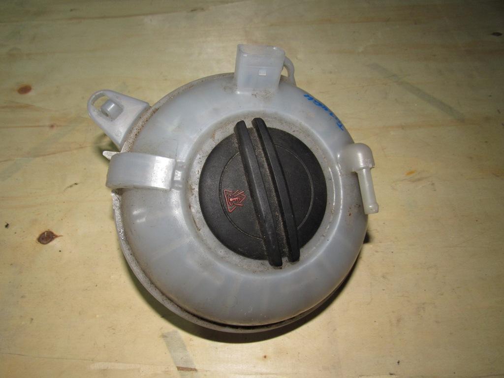 бачок расширительный Volkswagen Tiguan 2 поколение 2019, 2.0 л., дизель, 5Q0121407G - фото №1