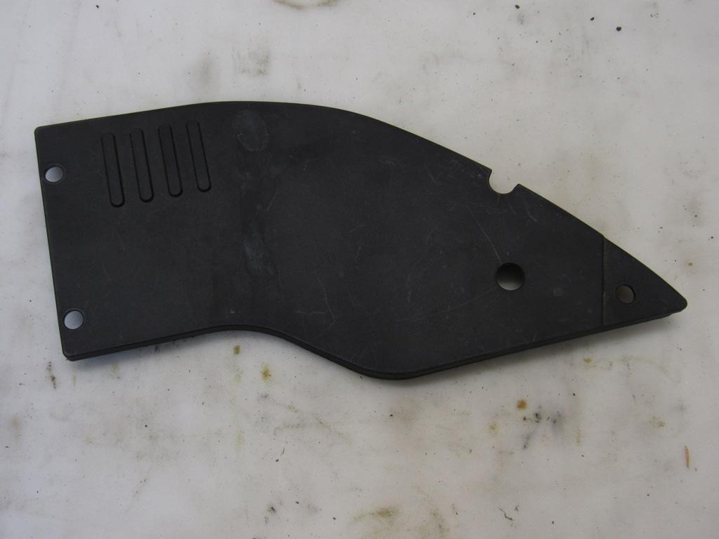 планка под капот Land Rover Range Rover 4 поколение 2015, CPLA-6A950-DA - фото №1