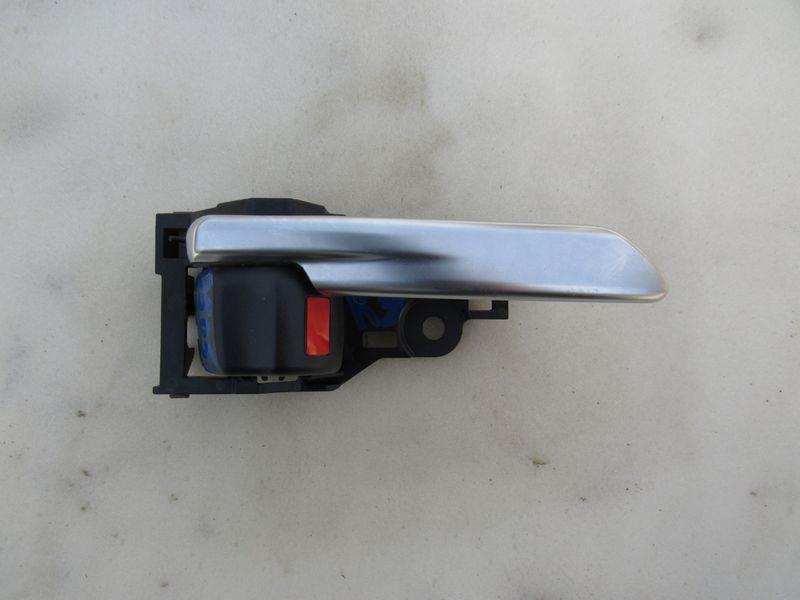 ручка внутренняя задняя правая Toyota RAV4 5 поколение (XA50) 2020, 2.5 л., бензин, электро, АКПП - фото №1