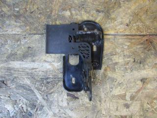 захватный крюк капота Volkswagen Passat CC 1 поколение 2009, 3C8823480B