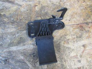 захватный крюк капота Audi A8 D3 [рестайлинг] 2007, 4E0823485B