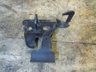 захватный крюк капота Audi A6 4F/C6 2006, 4F0823480A