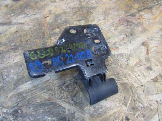 захватный крюк капота Volkswagen Touareg 1 поколение 2006, 6Q0823480A