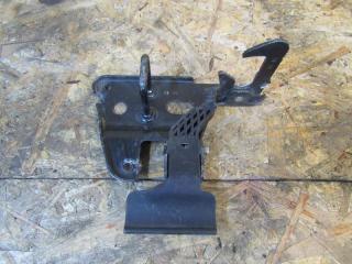 захватный крюк капота Audi A6 4F/C6 2006, 4F0823480B