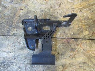 захватный крюк капота Audi A6 4F/C6 2006, 4F0823480B