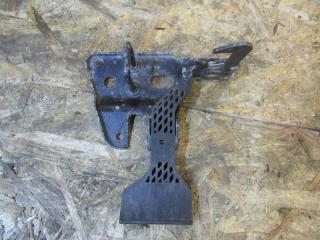 захватный крюк капота Audi A4 B7 2006, 8E0823480E