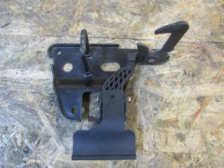 захватный крюк капота Audi A6 4F/C6 2006, 4F0823480