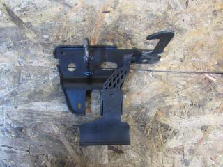 захватный крюк капота Audi A6 4F/C6 [рестайлинг] 2009, 4F0823480B