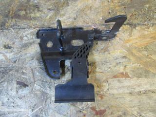 захватный крюк капота Audi A6 4F/C6 2006, 4F0823480A