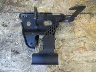 захватный крюк капота Audi A6 4F/C6 2006, 4F0823480B