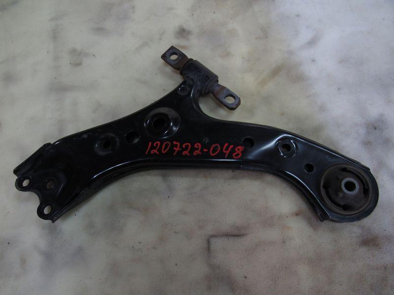 рычаг передний правый Toyota RAV4 5 поколение (XA50) 2019, 2.5 л., бензин, электро - фото №1