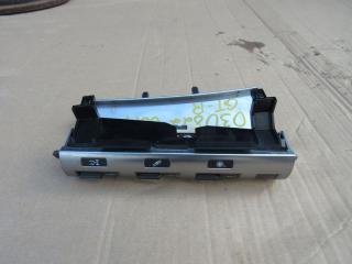 кнопка переключения режимов подвески Nissan GT-R R35 2007