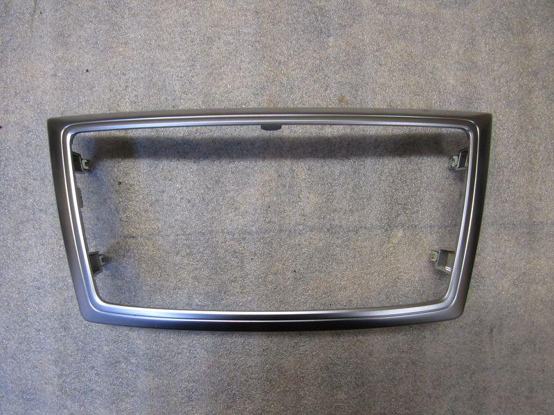 накладка на торпедо (консоль) Mercedes-Benz M-Класс W166 2013, 1666801917 - фото №1