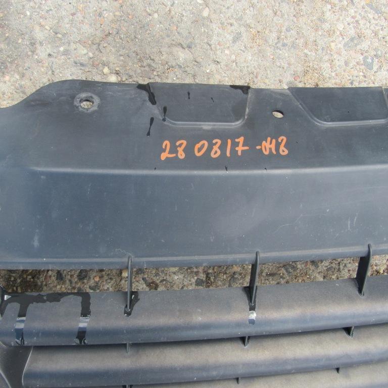 решетка радиатора Volkswagen Transporter T5 2003, 1.9 л., AXC, дизель, АКПП - фото №1