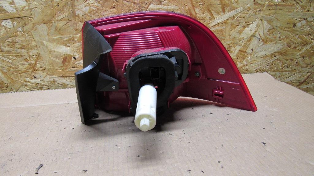 фонарь задний левый Volkswagen Touareg 2 поколение 2012, 3.0 л., дизель, АКПП, внедорожник 5 дв. - фото №1