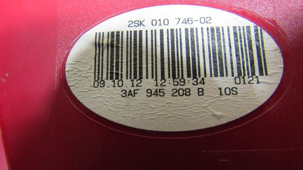 фонарь задний правый Volkswagen Passat B8 2014, 1.4 л., бензин, АКПП, универсал, 3AF945208B - фото №1