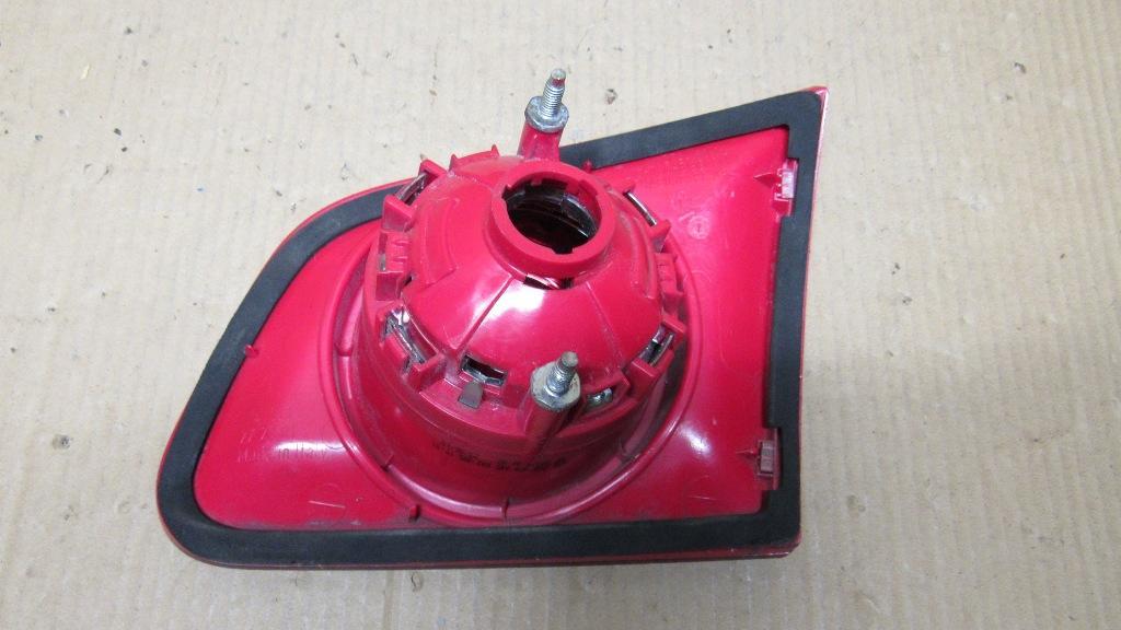 фонарь крышки багажника левый Volkswagen Passat B6 2006, 1.6 л., BLF, бензин, АКПП, универсал, 3C9945093 - фото №1