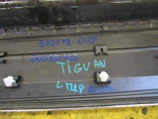 молдинг двери передней левой Volkswagen Tiguan 1 поколение [рестайлинг] 2012, 1.4 л., CAXA, бензин, АКПП, внедорожник 5 дв., 5N0854939