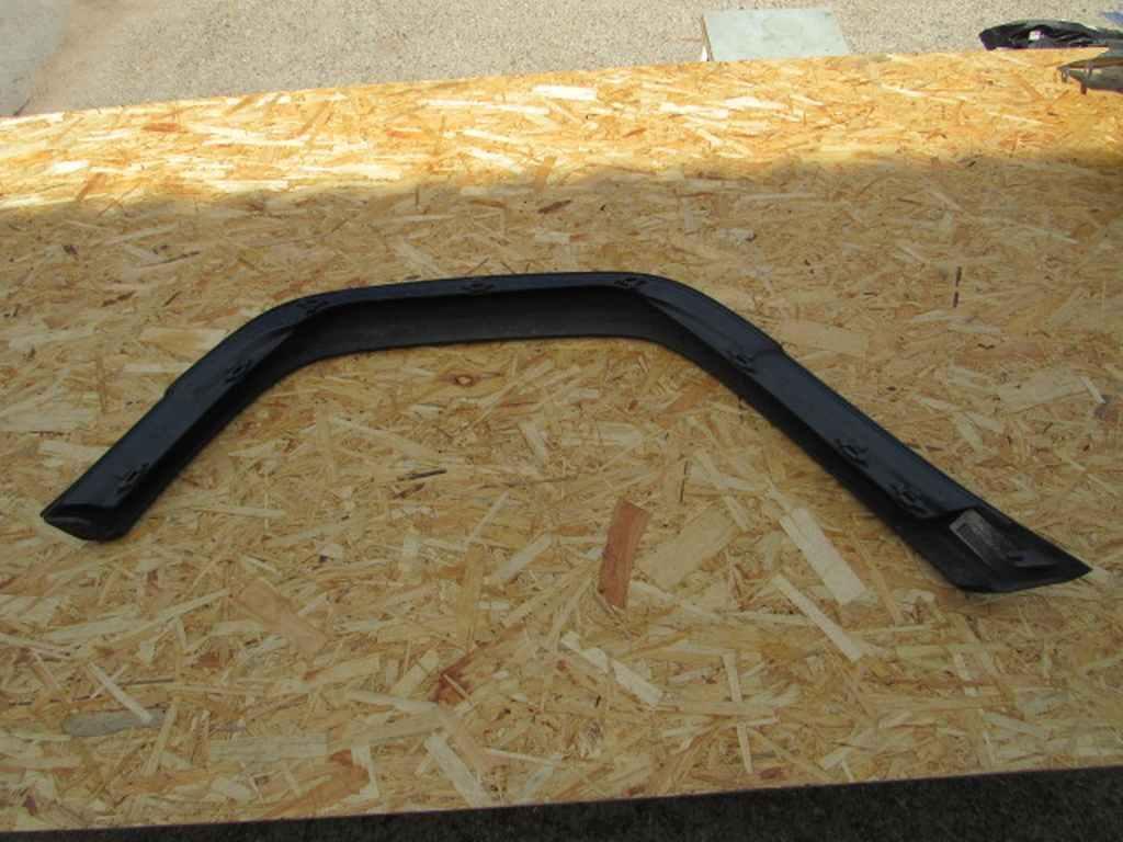 накладка колесной арки задний правый Mercedes-Benz G-Класс W463 1992, 2.3 л., M 102.989, бензин, АКПП, внедорожник 5 дв., 4638801421 - фото №1