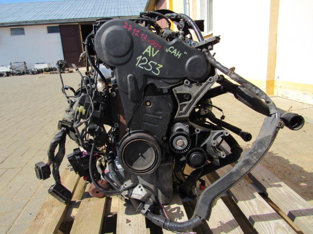 двигатель Audi A4 B8/8K 2009, 2.0 л., CAHA, дизель, АКПП, универсал, CAH - фото №1