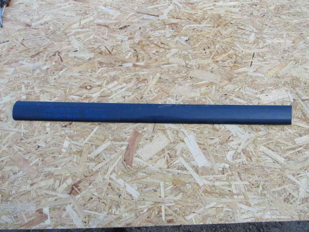 молдинг двери передней правой Mercedes-Benz E-Класс W210/S210 1996, 2.0 л., M 111.942, бензин, АКПП, седан, 2106909062 - фото №1