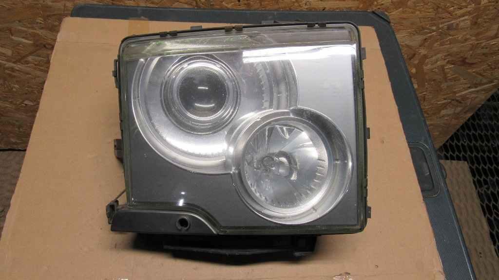 фара правая Land Rover Range Rover 3 поколение 2003, 4.2 л., 428PS, бензин, АКПП, внедорожник 5 дв. - фото №1