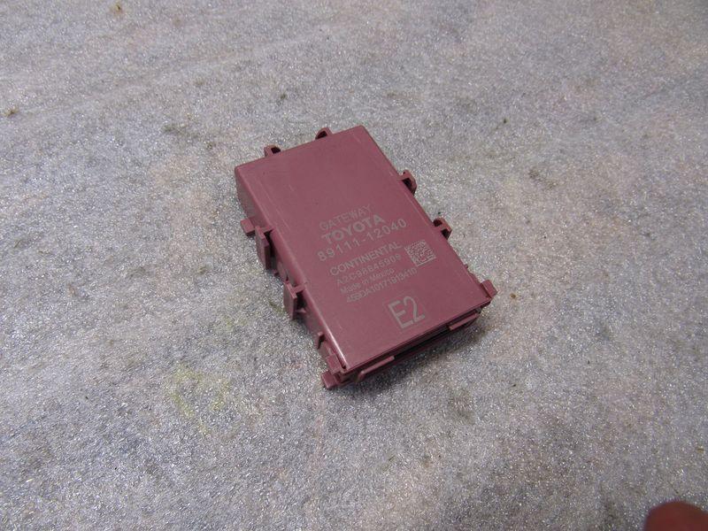 диагностический интерфейс Toyota RAV4 5 поколение (XA50) 2020, 89111-12040 - фото №1