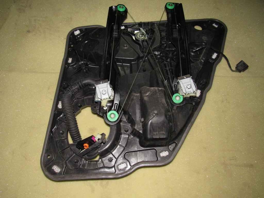 стеклоподъемник задний левый Volkswagen Touareg 2 поколение 2012, 3.0 л., дизель, АКПП, внедорожник 5 дв. - фото №1