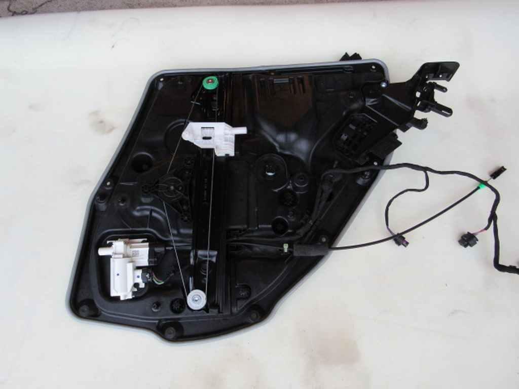 стеклоподъемник задний левый Mercedes-Benz S-Класс W222/C217/A217 2014, 3.0 л., M 276.824, бензин, АКПП, седан - фото №1