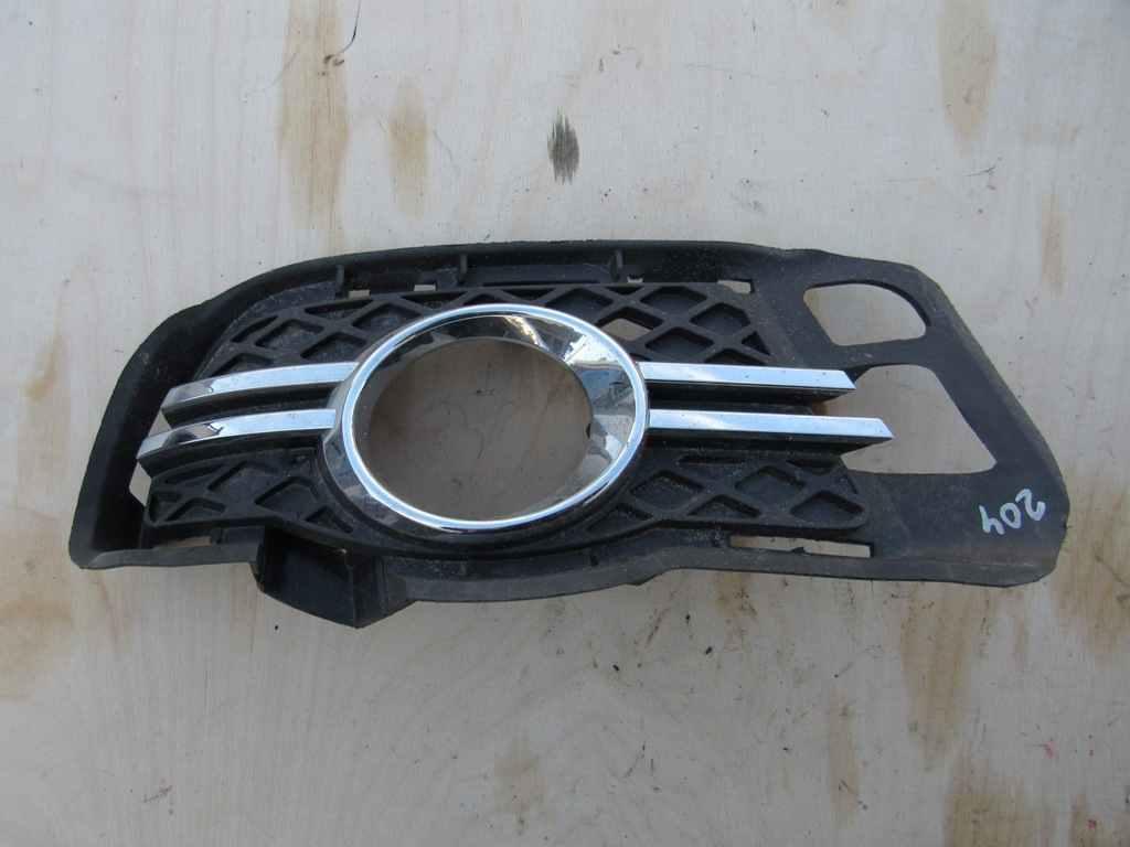 заглушка (решетка) в бампер Mercedes-Benz C-Класс W204/S204 2007, 2.1 л., дизель, АКПП, седан, 2048852323 - фото №1