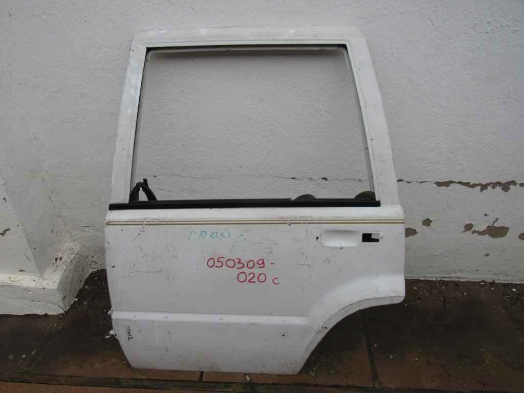 дверь задняя левая Jeep Grand Cherokee ZJ 1995, 4.0 л., бензин, внедорожник 5 дв. - фото №1