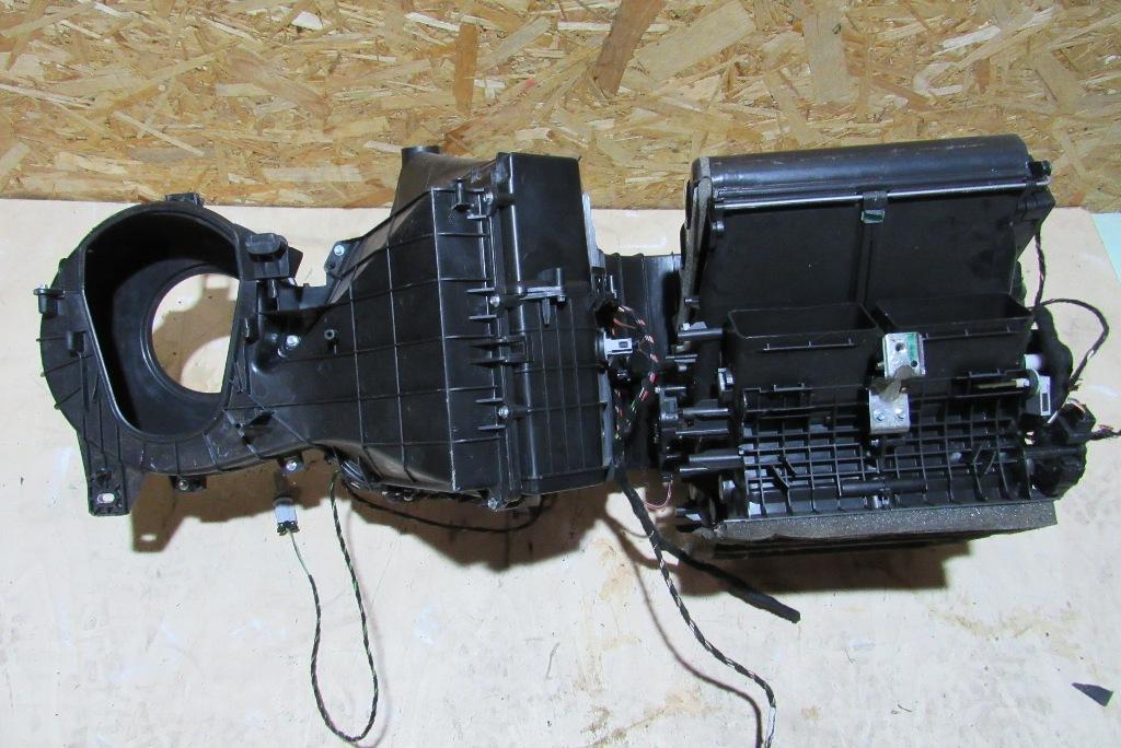отопитель в сборе (печка) Volkswagen Touareg 2 поколение 2011, 3.0 л., дизель, внедорожник 5 дв. - фото №1