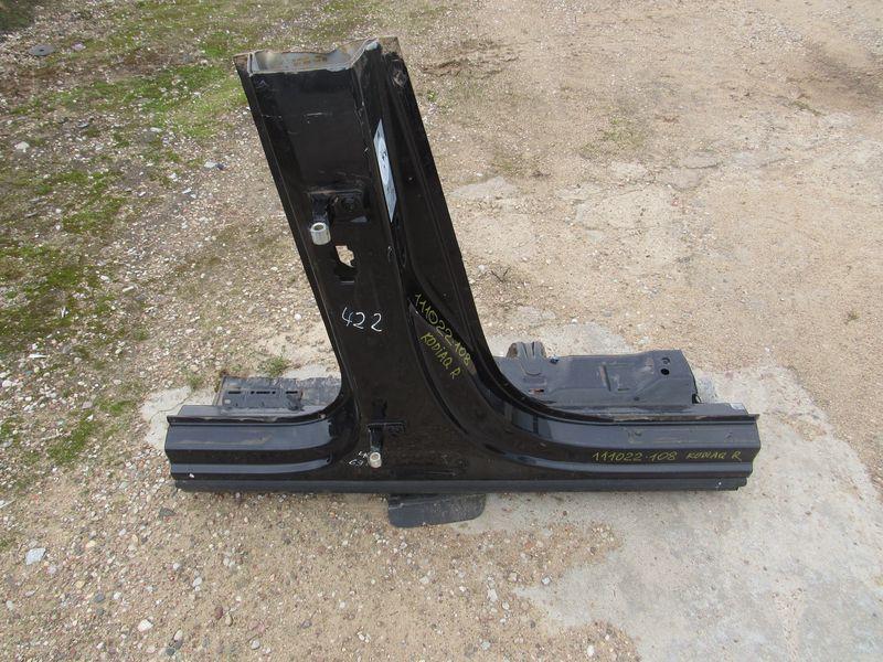 Стойка кузовная центральная правая Skoda Kodiaq 1 поколение 2018 - фото №1