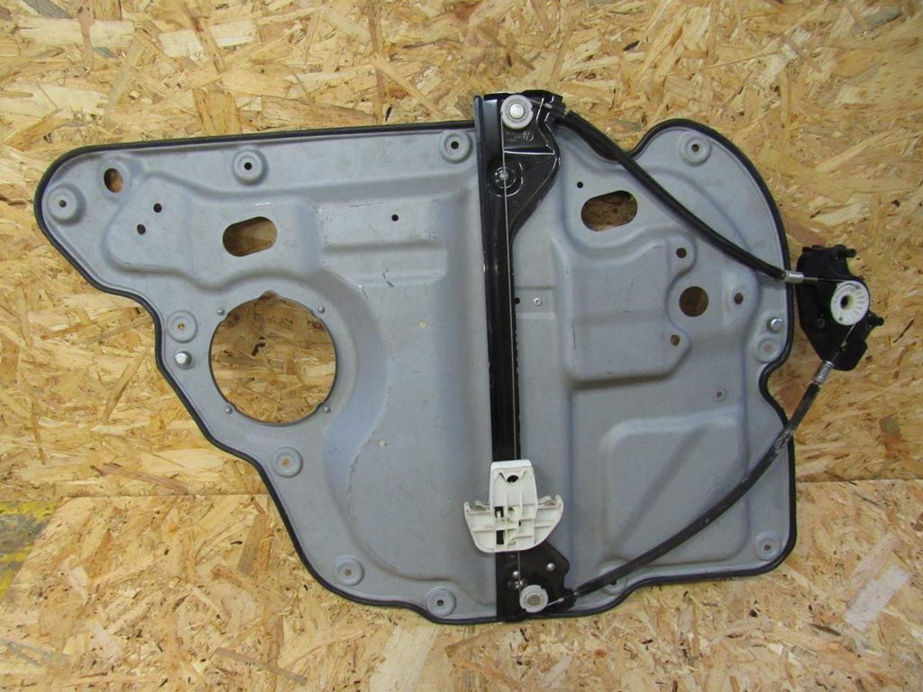 стеклоподъемник задний правый Volkswagen Touran 1 поколение 2003, 1.9 л., дизель, минивэн, 1T0839730L - фото №1