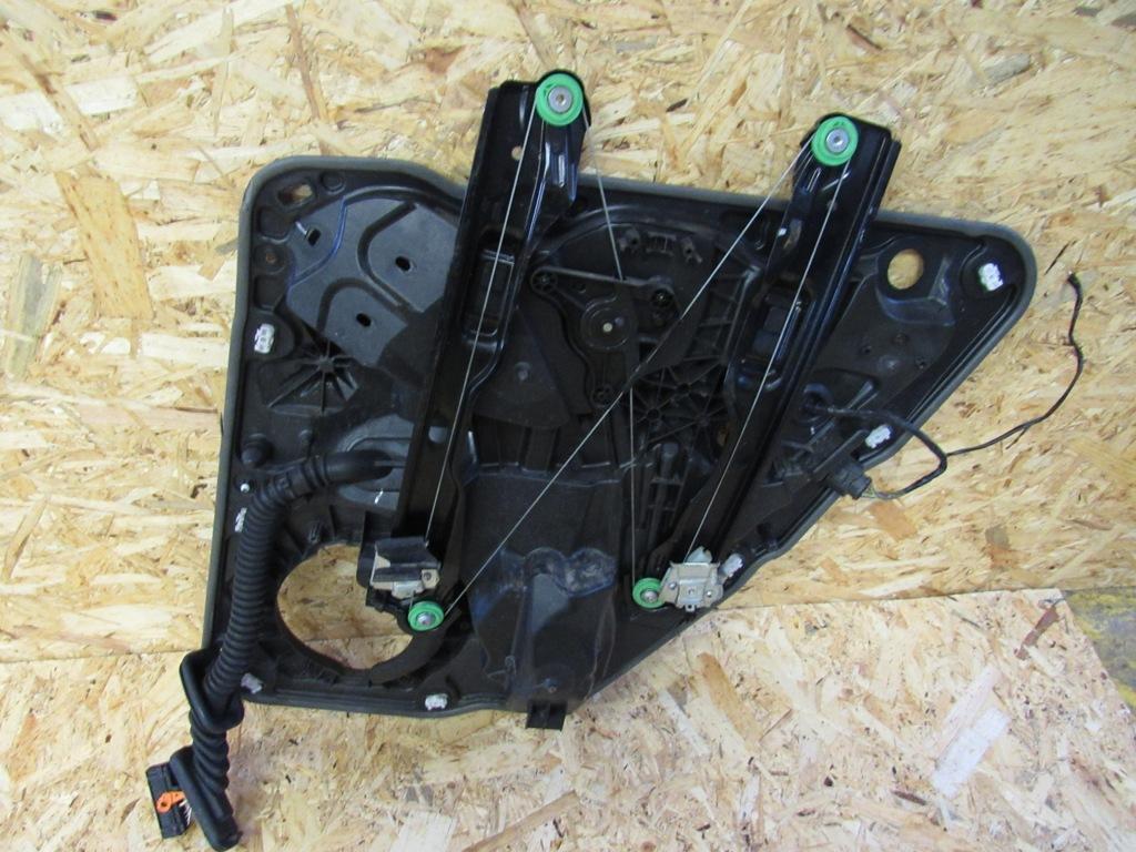 стеклоподъемник задний левый Volkswagen Touareg 2 поколение 2014, 3.0 л., CVVA, дизель, внедорожник 5 дв. - фото №1