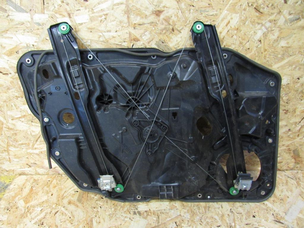 стеклоподъемник задний правый Volkswagen Touareg 2 поколение 2011, 3.0 л., дизель, внедорожник 5 дв., 7P6837462B - фото №1