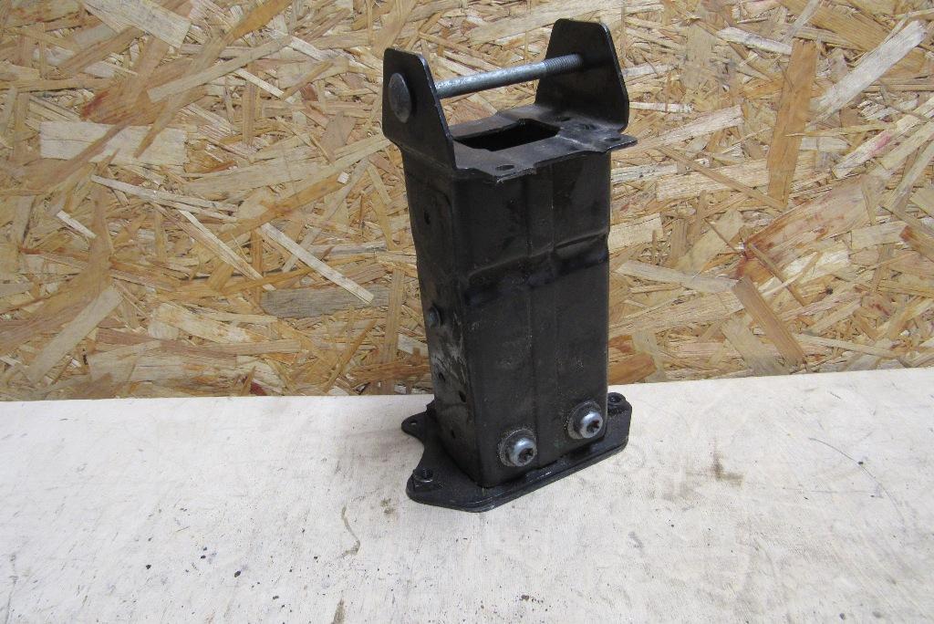 кронштейн переднего бампера Mercedes-Benz S-Класс W220 1998, 3.2 л., M 112.944, бензин, седан - фото №1